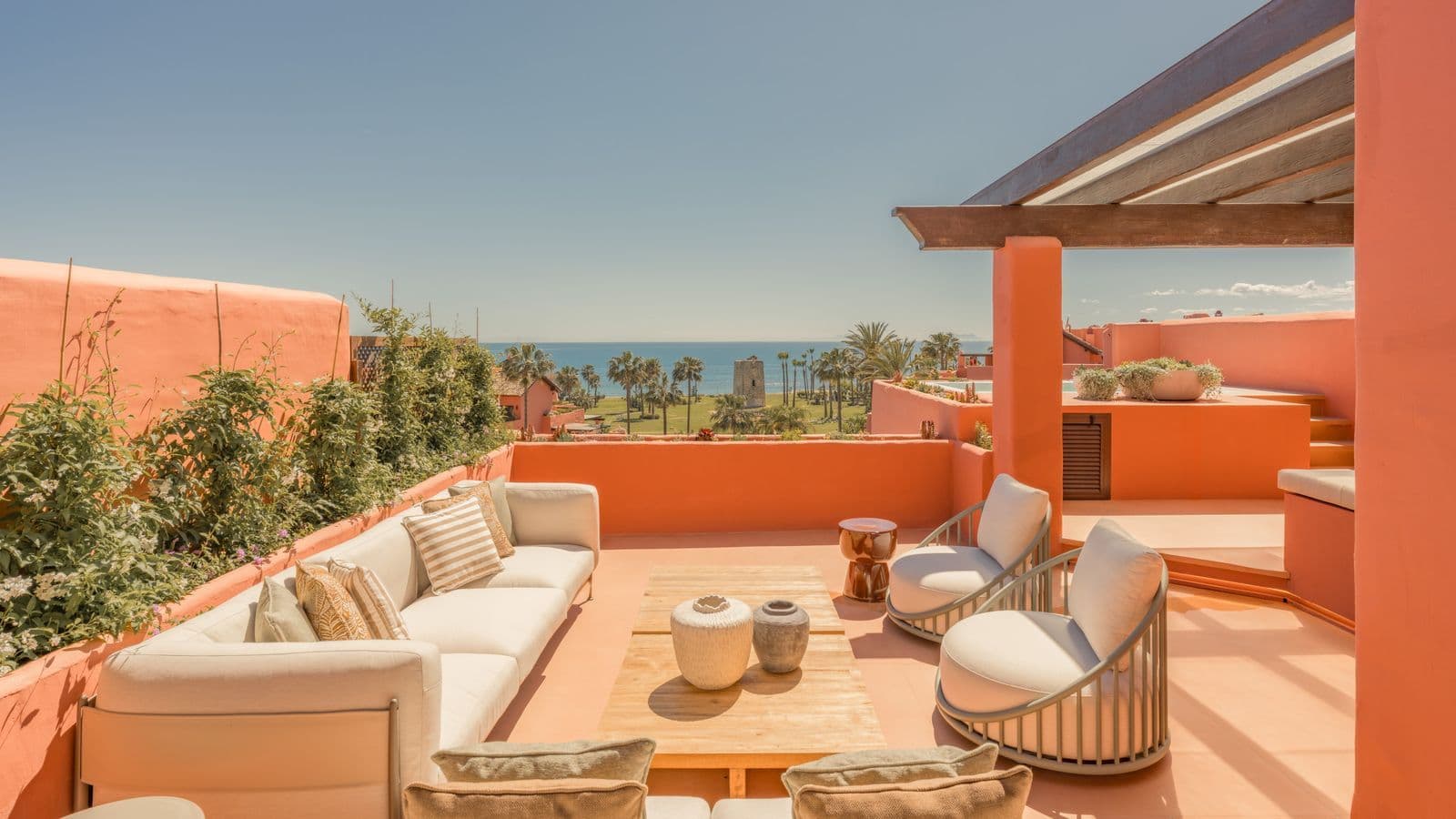 Penthouse in Estepona, 3 bedrooms and 4 bathrooms