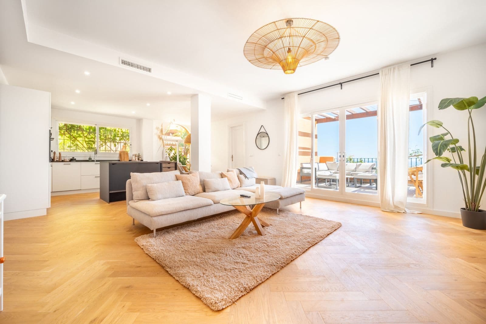 Penthouse in Nueva Andalucía, 3 bedrooms and 2 bathrooms