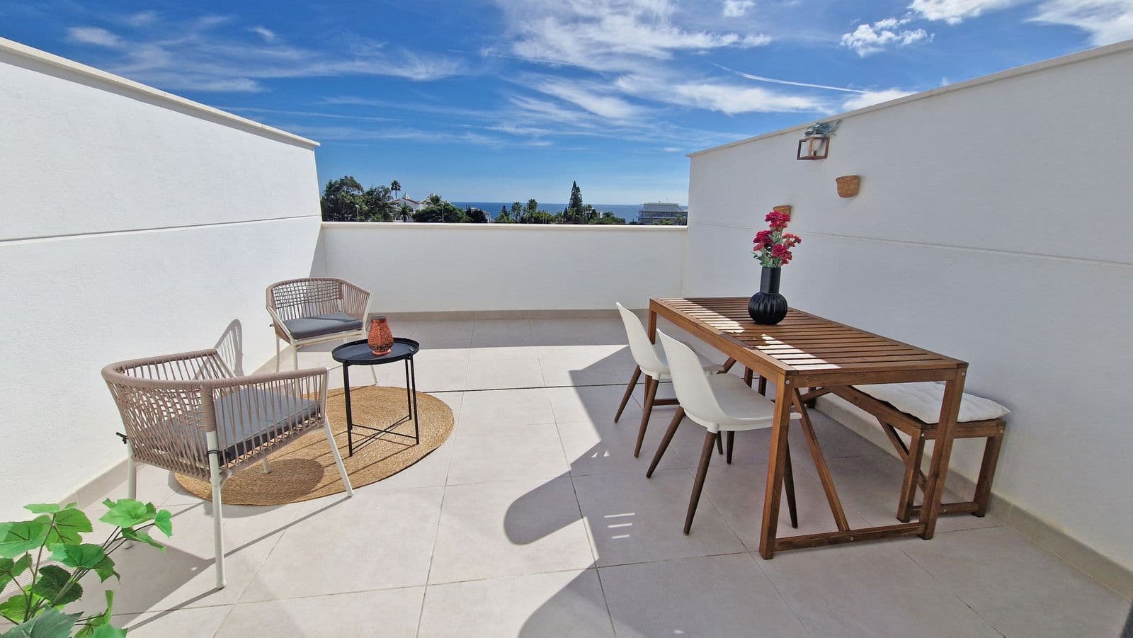 Apartment with 3 bedrooms and 2 bathrooms in Estepona