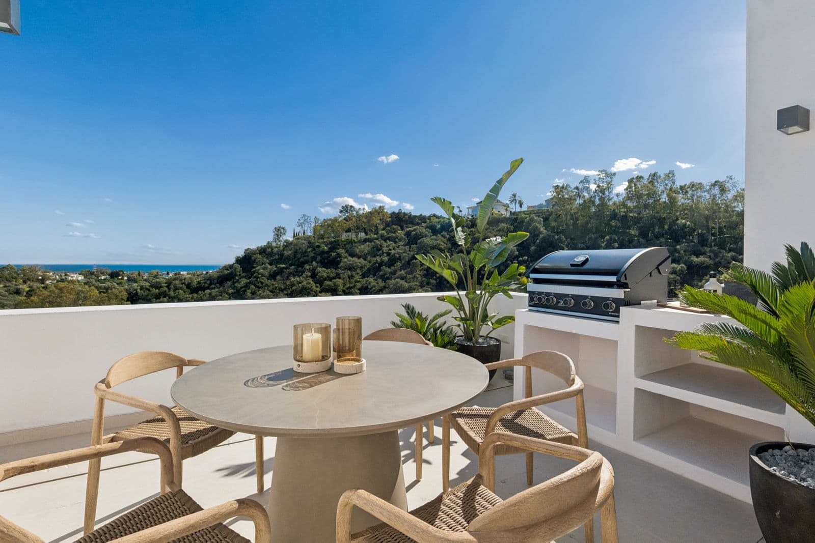 3-bedroom penthouse for sale in Benahavís