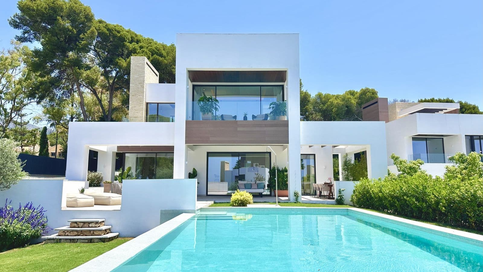 Villa in Marbella, 5 bedrooms and 5 bathrooms