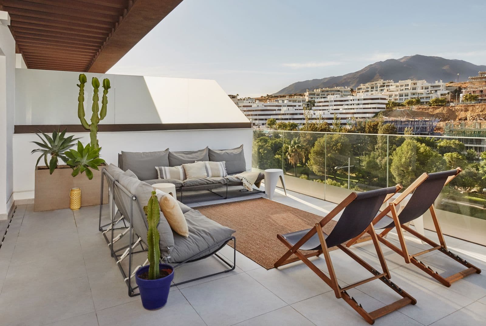Apartment with 3 bedrooms and 2 bathrooms in Estepona