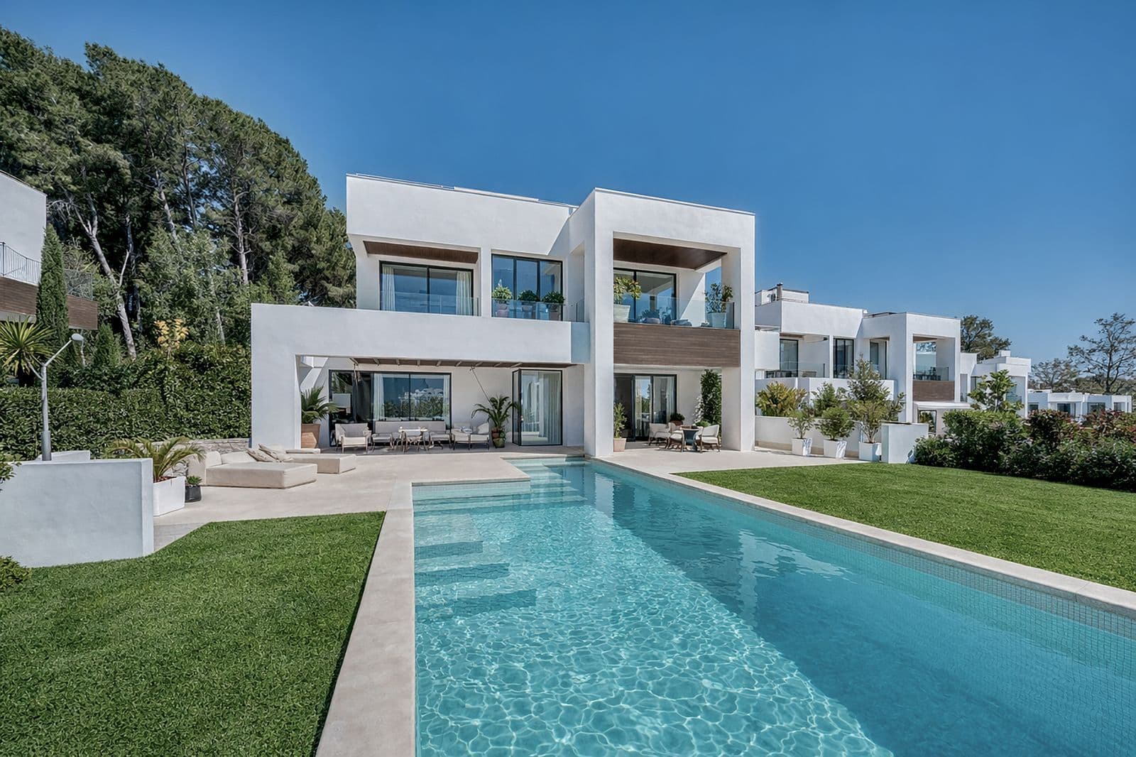 Villa with 4 bedrooms and 5 bathrooms in Marbella