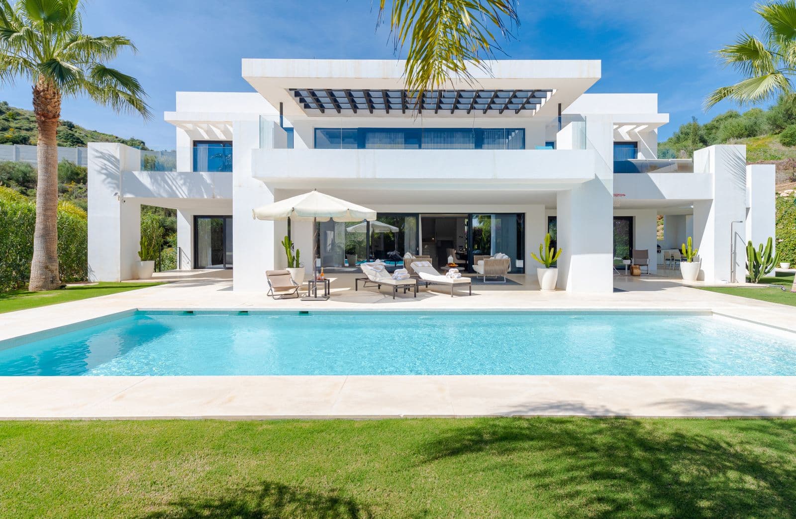 6-slaapkamer villa te koop in Nueva Andalucía