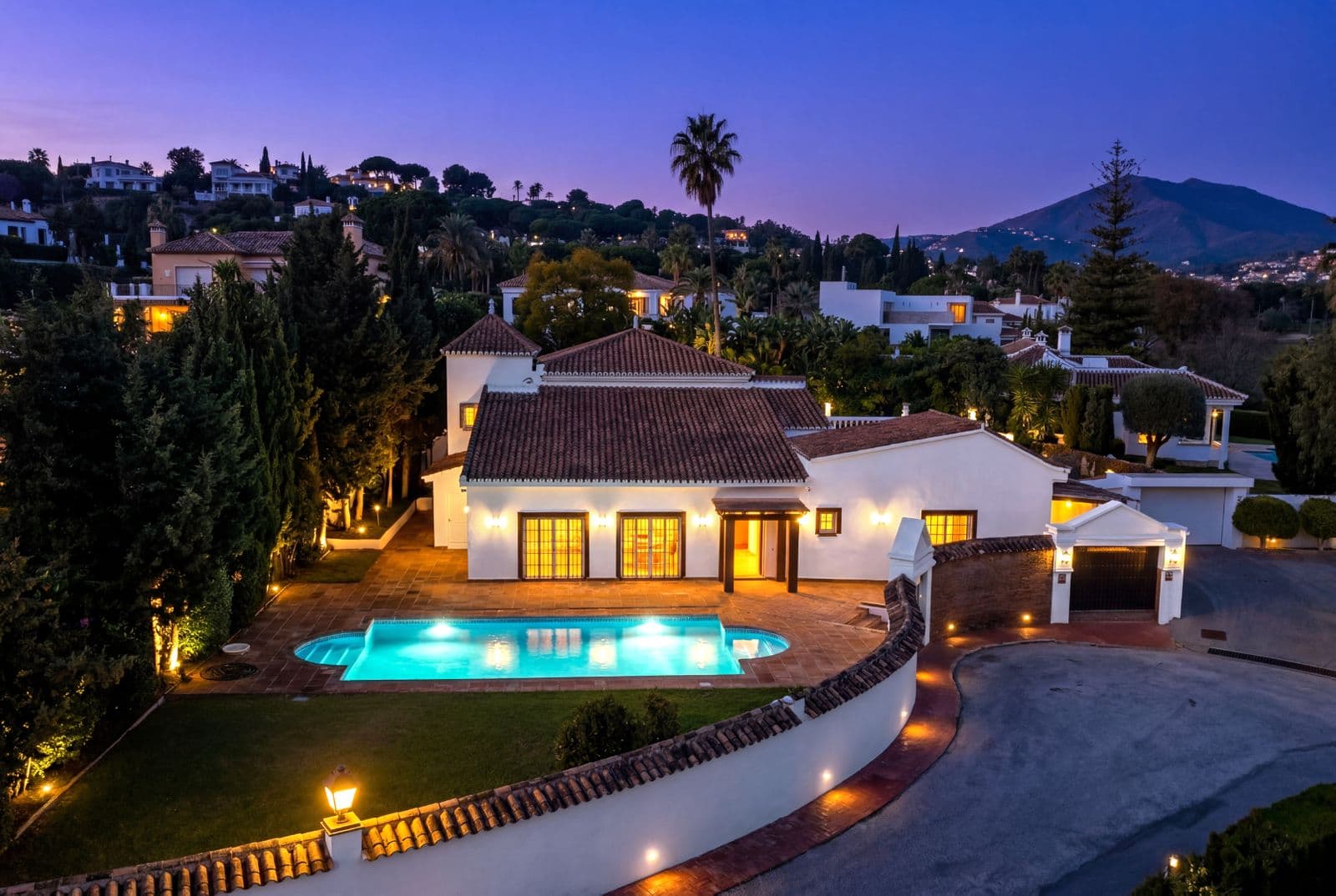 Villa in Nueva Andalucía