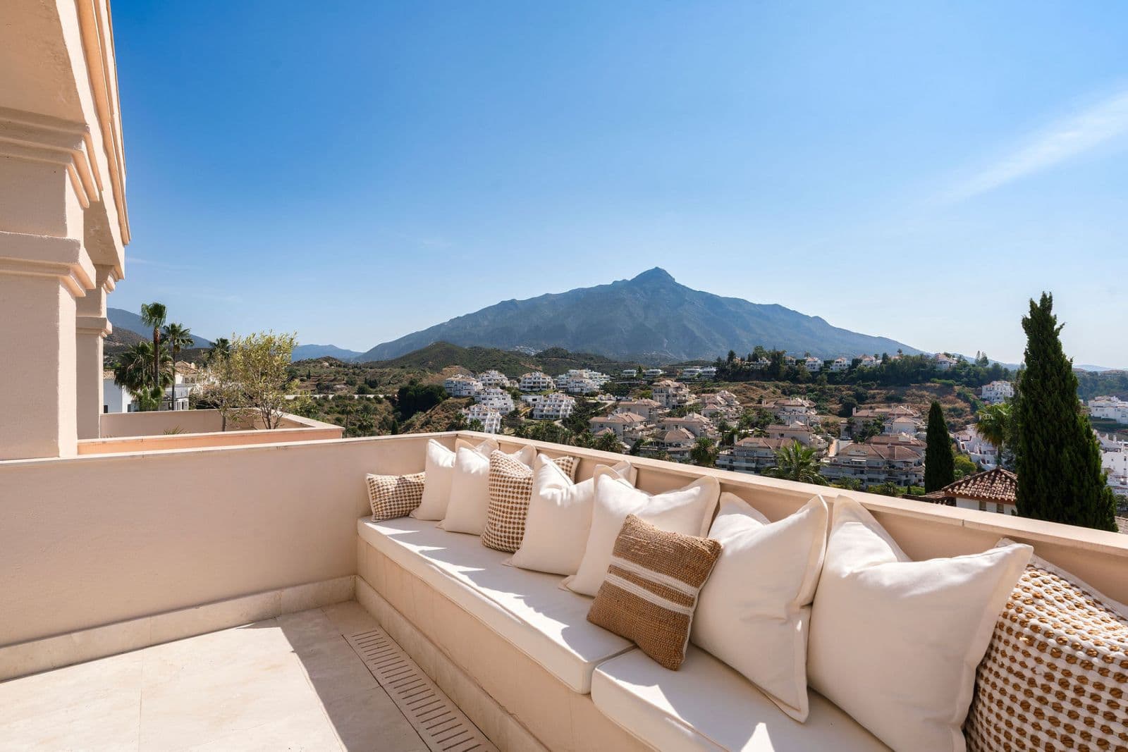 3-bedroom apartment for sale in Nueva Andalucía