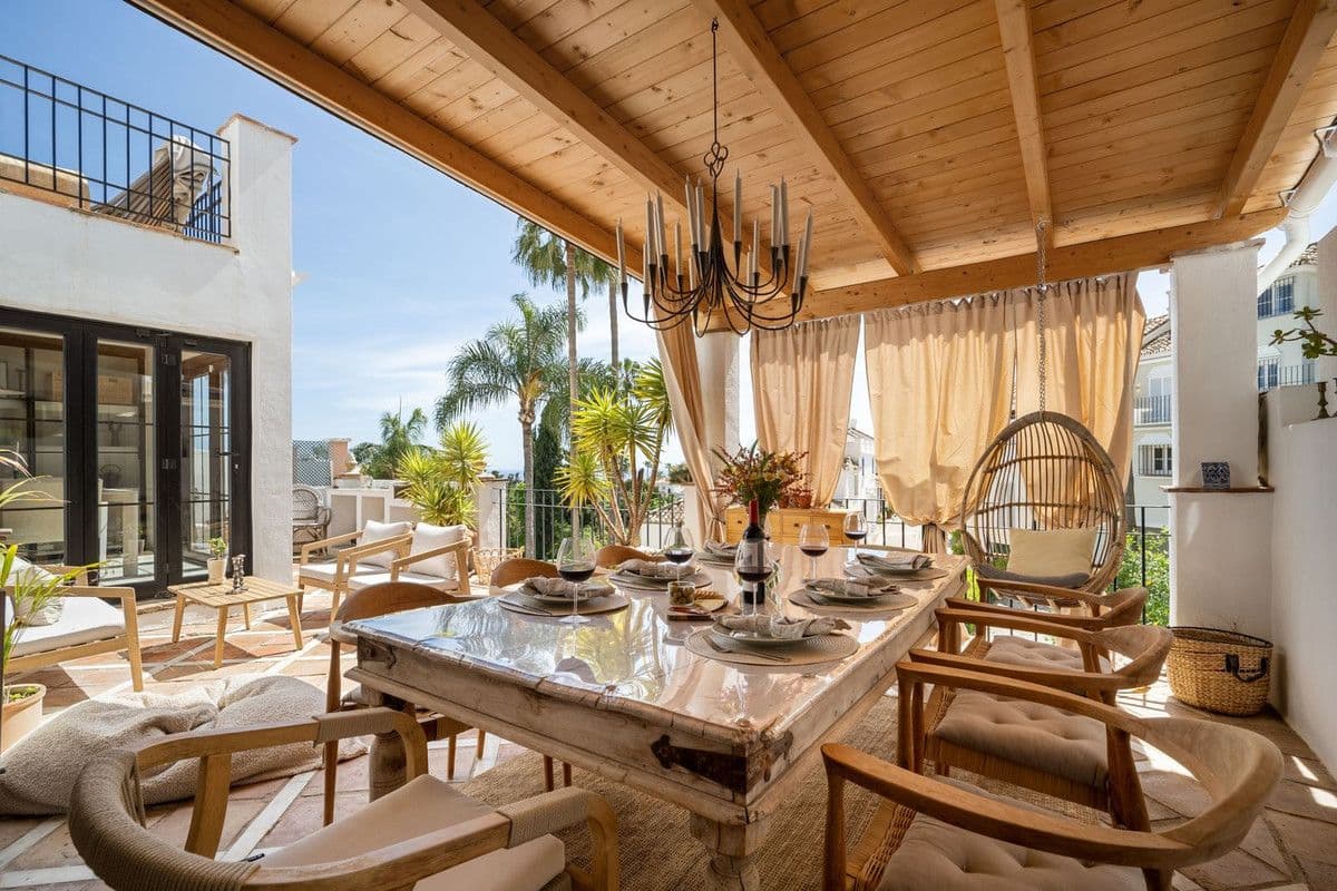Townhouse with 4 bedrooms and 4 bathrooms in Marbella